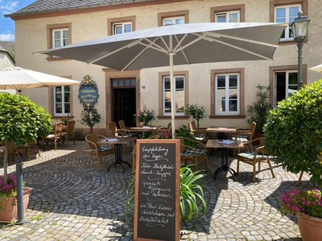 Warsberger Weinhof - & Weinwirtschaft Neumagen-Dhron